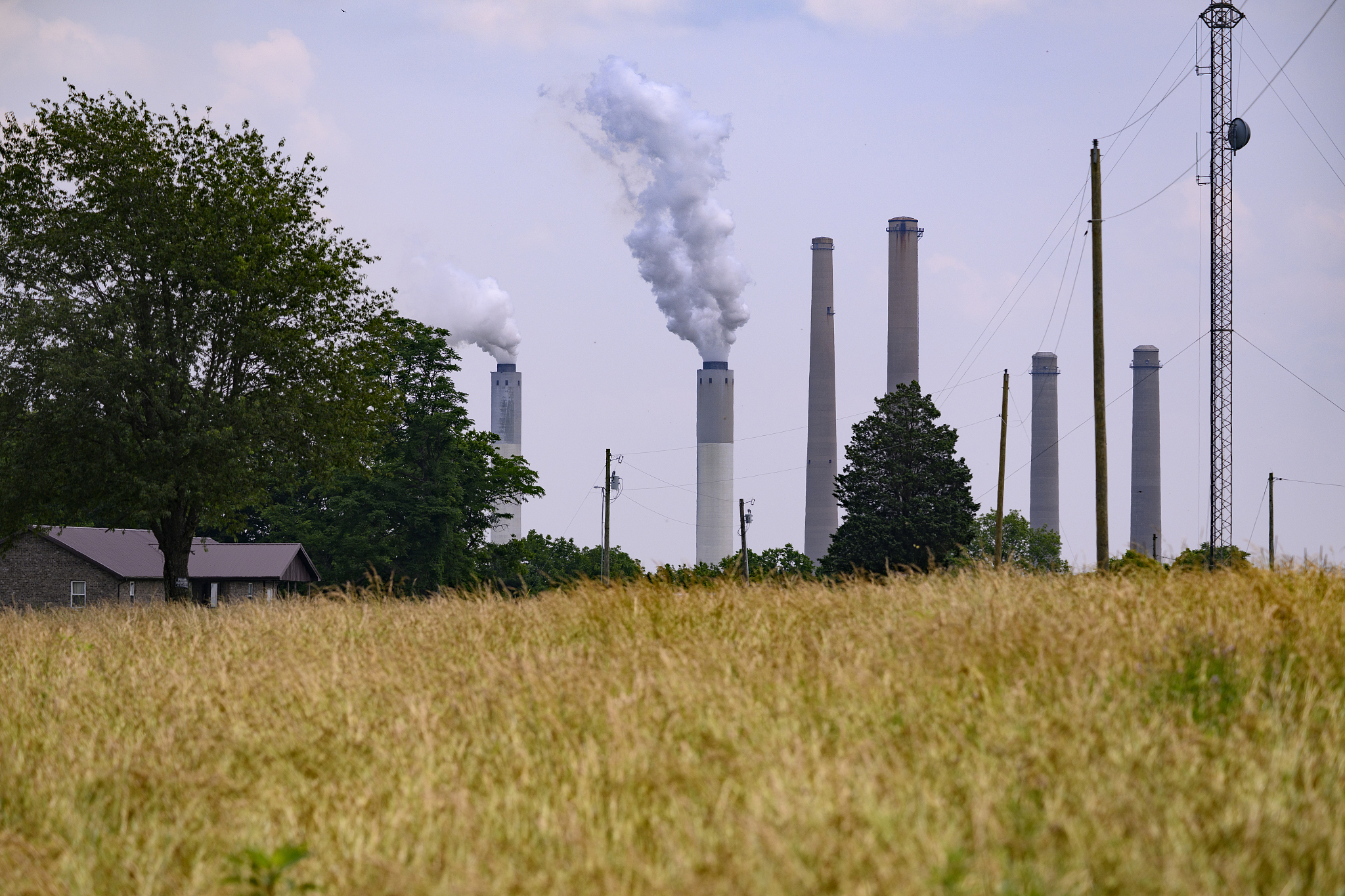 Smoke stacks from the Hugh L. Spurlock Generating Station are seen in Maysville, Kentucky, the U.S., June 12, 2025. /VCG
