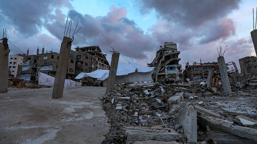 The shelter of a displaced Palestinian family among destroyed buildings in Sheikh Radwan neighborhood of Gaza City, amid a ceasefire between Israel and Hamas, December 10, 2025. /VCG