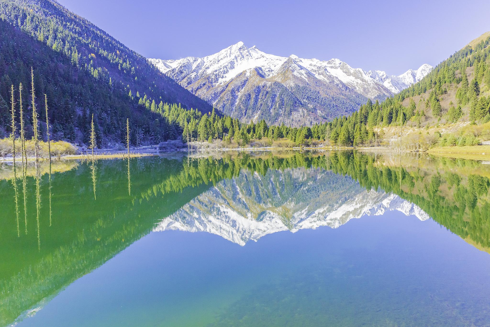 The Dagu Glacier in Aba Zang and Qiang Autonomous Prefecture, Sichuan Province, southwest China, November 5, 2025. /VCG