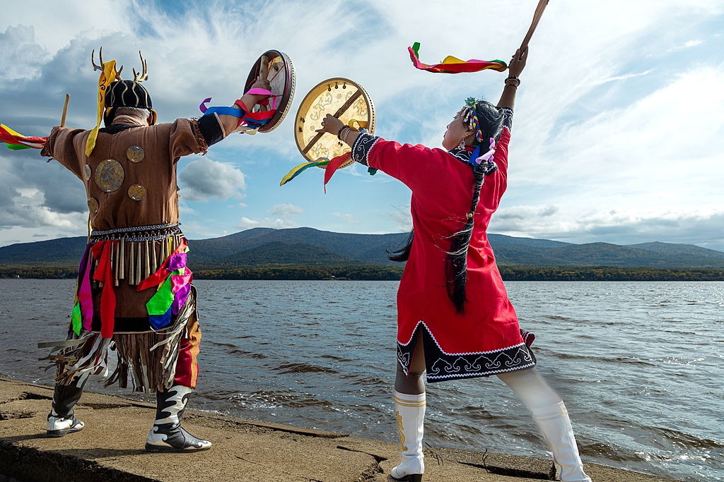 Artists from a folk art troupe perform Hezhen Yimakan storytelling in Jiamusi, Heilongjiang Province, September 26, 2023. /VCG