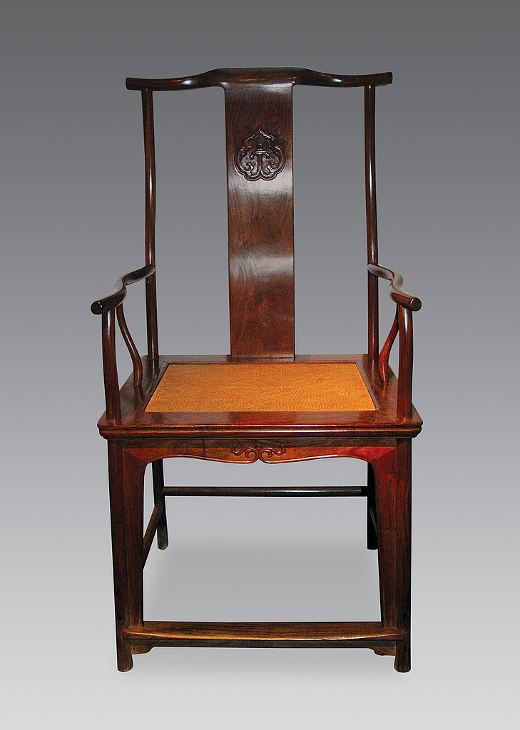 The four protruding ends are a key feature of the yokeback version of the official's hat chair. /VCG