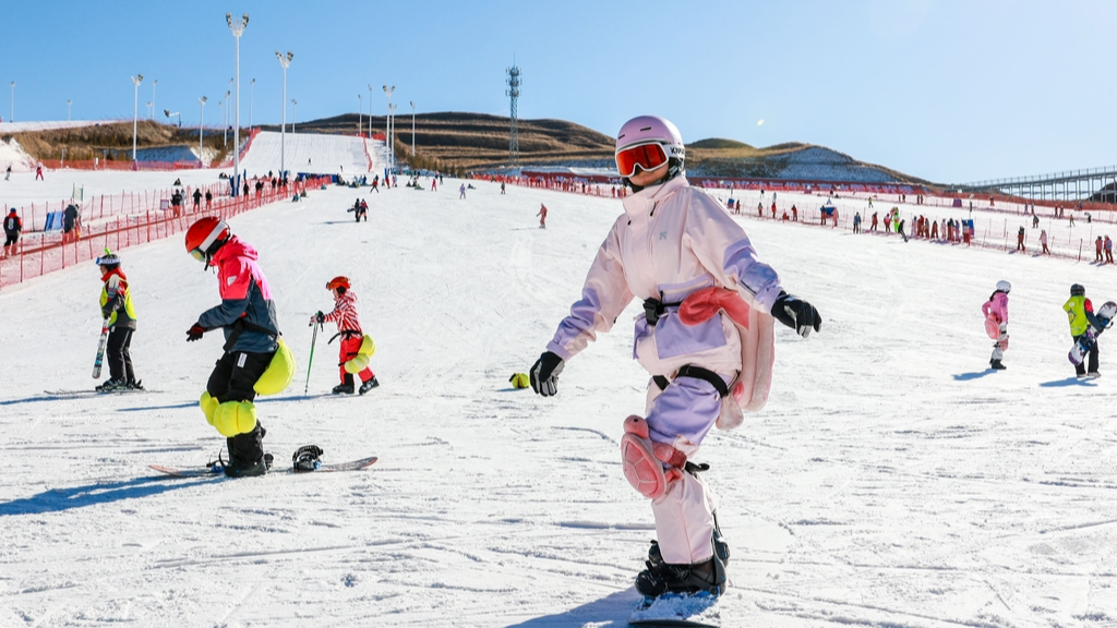 Hohhot launches 88-day winter ice and snow tourism season