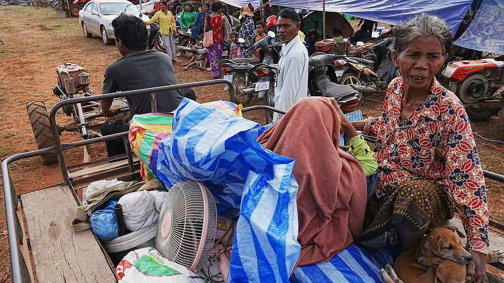 Live: Evacuation camp amid Thailand-Cambodia clashes