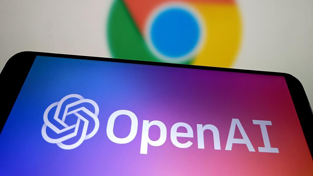 The logos of OpenAI and Google. /VCG