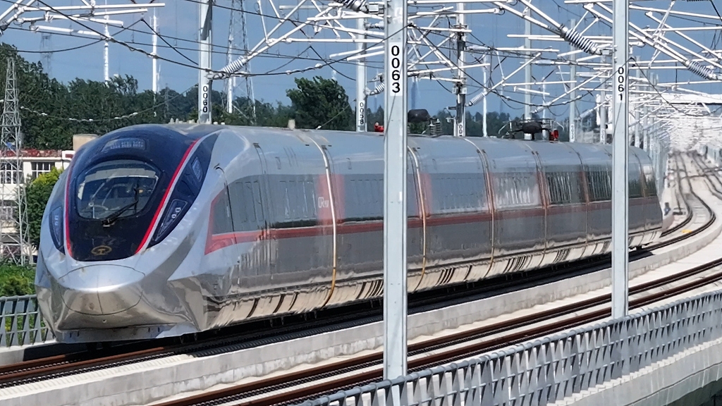 CR450 high-speed train under joint commissioning and testing, central China's Hubei Province, July 1, 2025