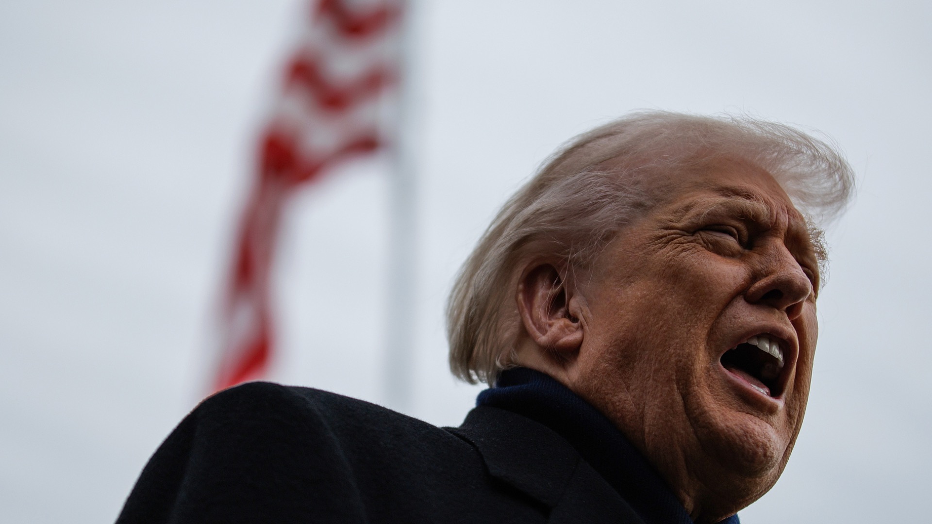 U.S. President Donald Trump speaks to members of the media on the South Lawn of the White House before boarding Marine One, Washington, D.C., U.S., December 13, 2025. /VCG