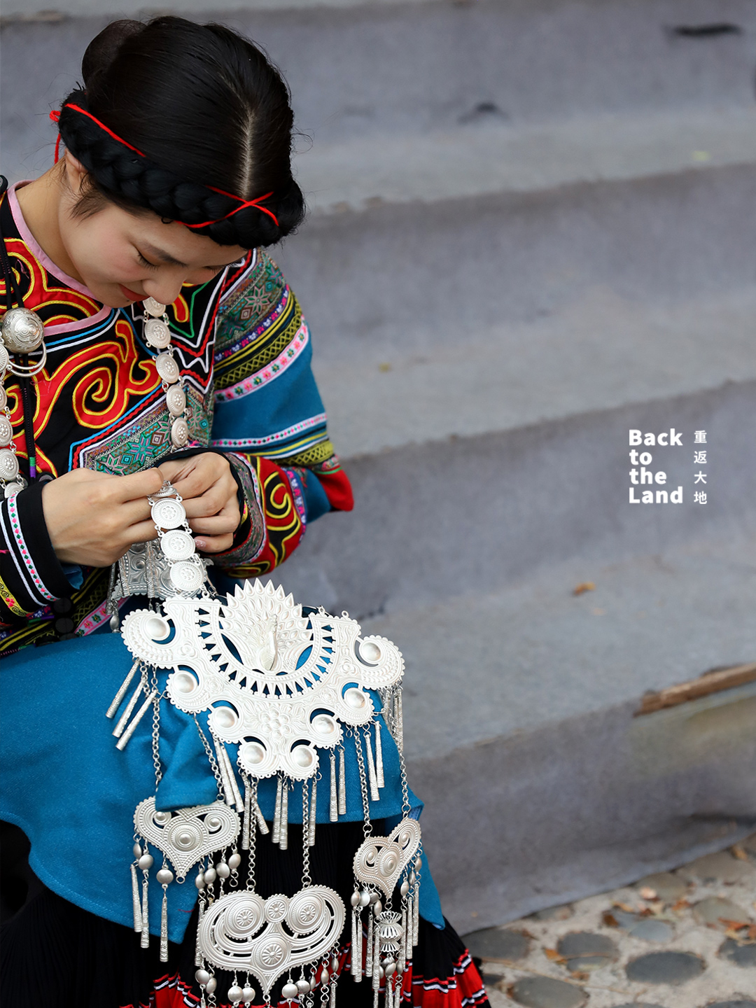 Traditional Yi silver ornaments are handmade pieces featuring symbolic patterns used in festivals, ceremonies, and daily life. /CGTN