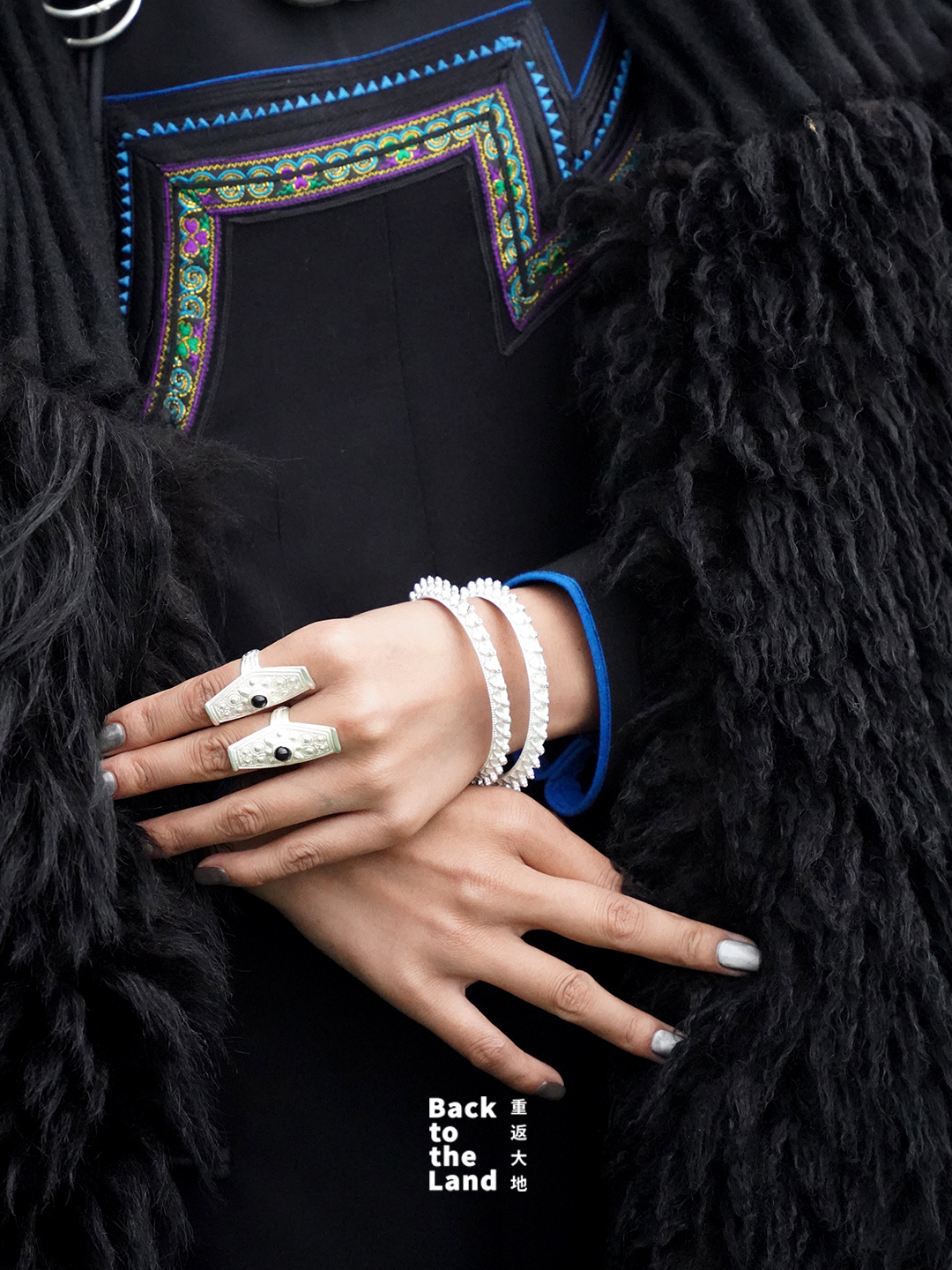 Traditional Yi silver ornaments are handmade pieces featuring symbolic patterns used in festivals, ceremonies, and daily life. /CGTN