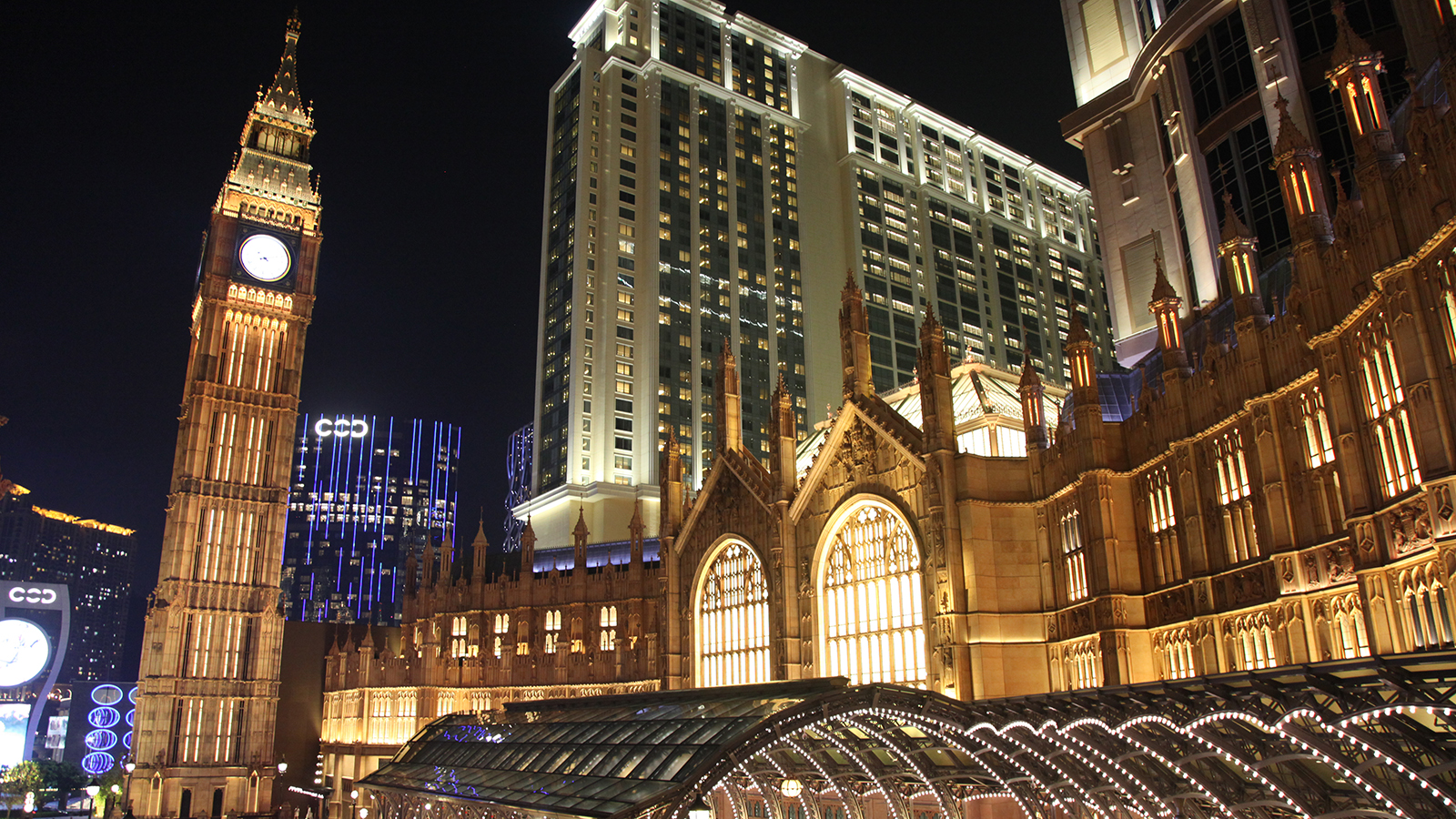 Dazzling night views of Macao