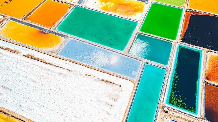 Revitalizing China's salt lakes: Unlocking green Industrial potential