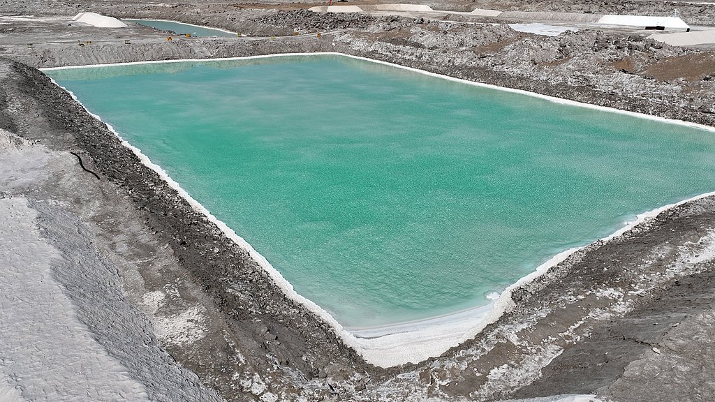A salt lake in Hami, Xinjiang Uygur Autonomous Region, China, September 7, 2025. /VCG