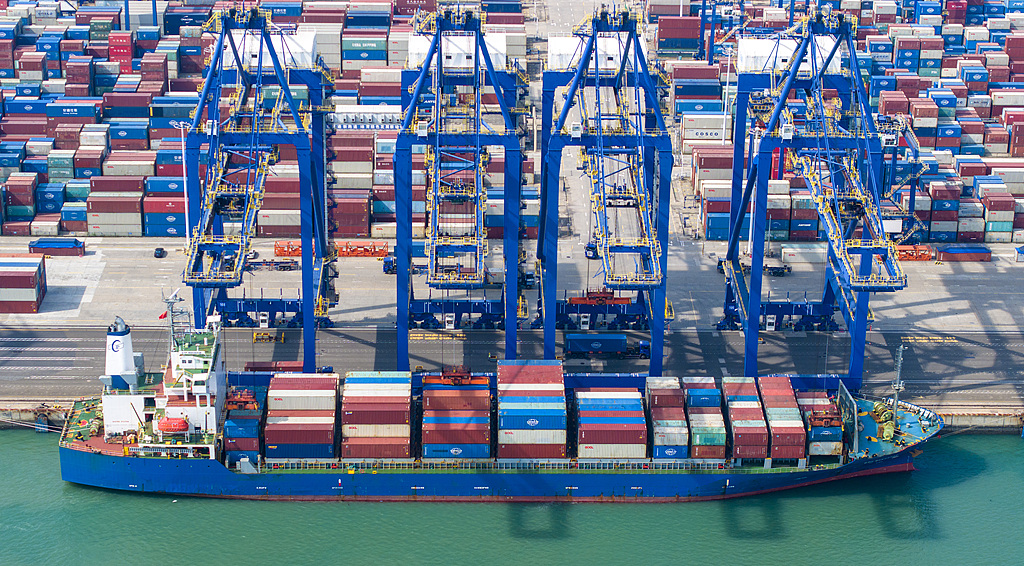 A view of the Yangpu International Container Port in Danzhou City, south China's Hainan Province, November 26, 2025. /VCG