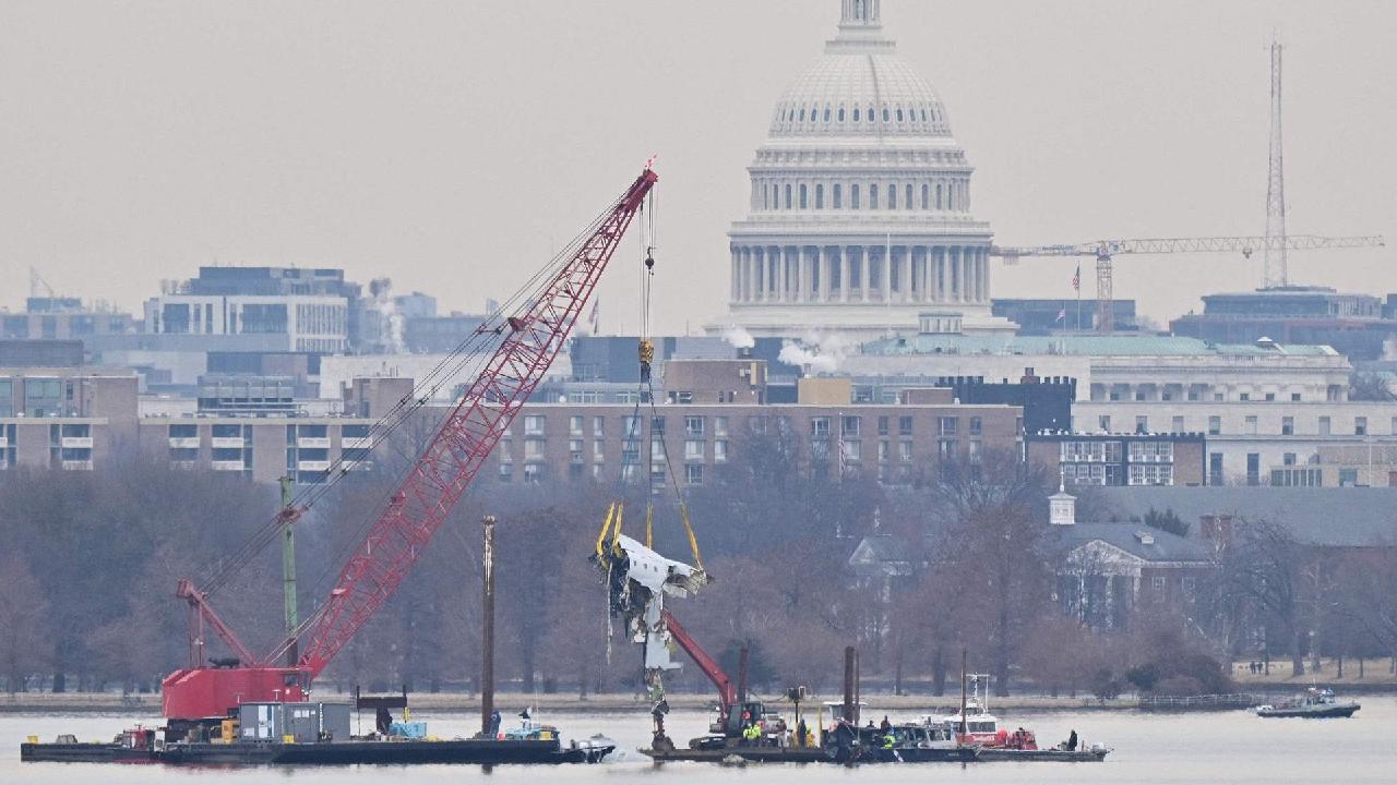 U.S. government admits liability in January helicopter-plane collision