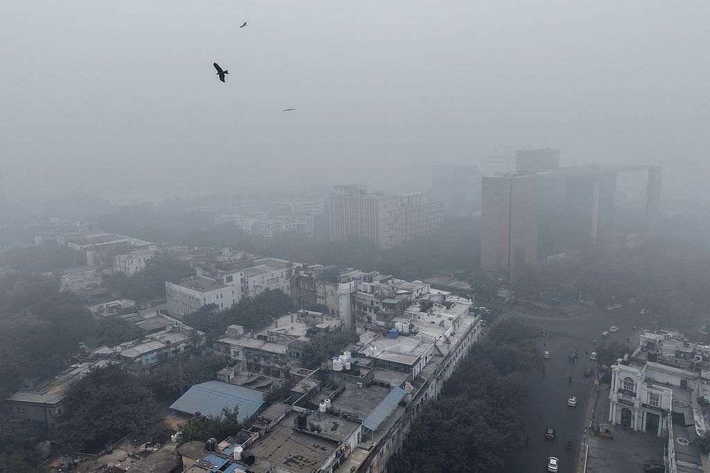 Buildings shrouded in dense fog in New Delhi, India, December 18, 2025. /CFP