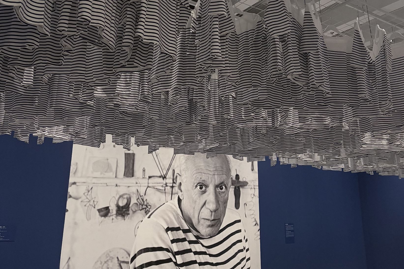 Picasso's iconic Breton striped shirt, often seen in photographs of the artist, has become a symbol of his free-spirited creativity. /CGTN