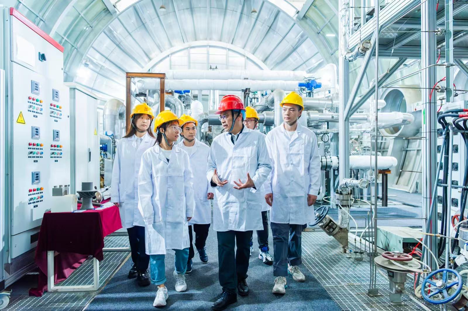 Research and development team behind the supercritical carbon dioxide power generation technology. /CNNC