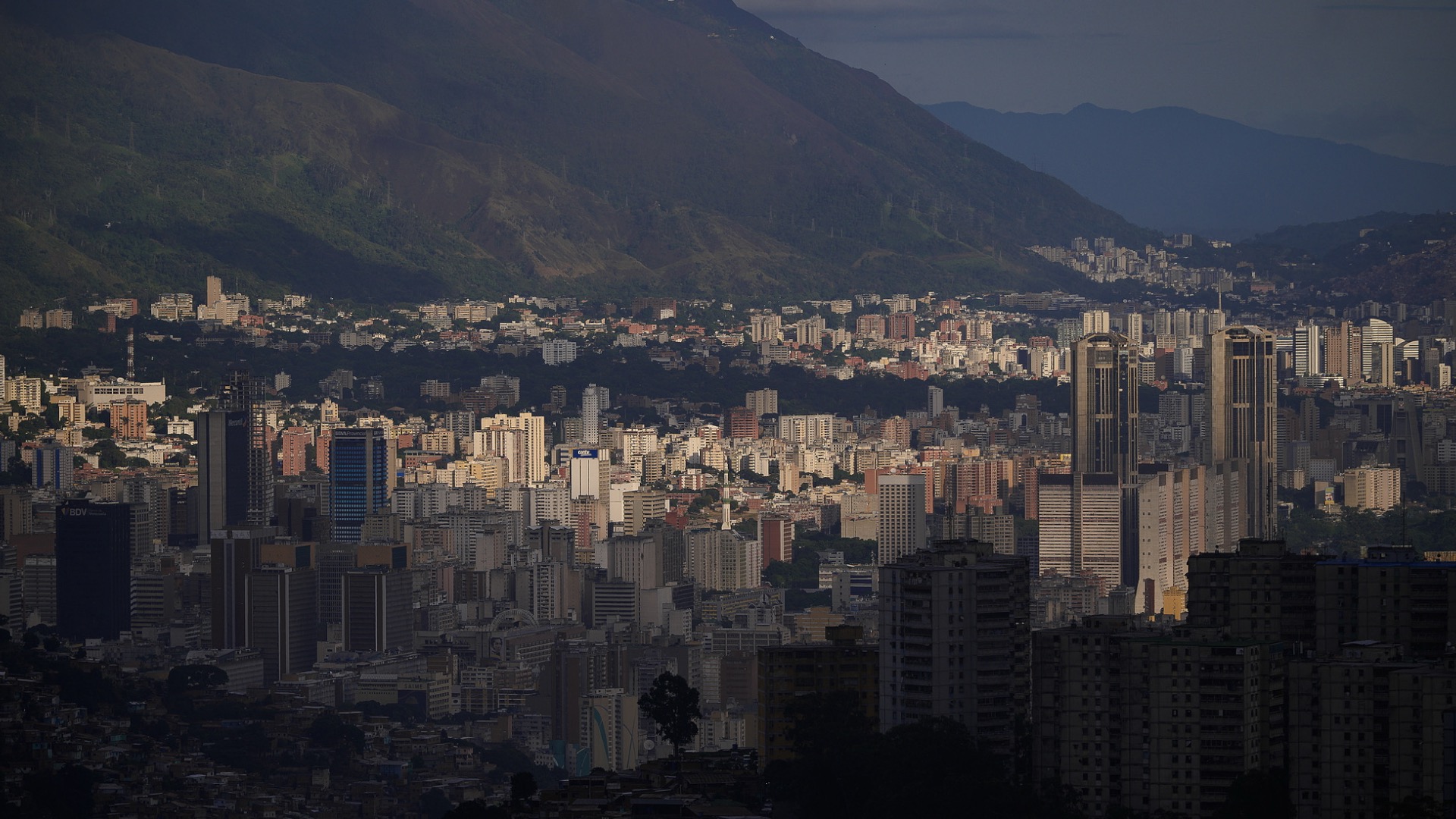 A file photo of buildings in the skyline of Caracas, Venezuela. /VCG
