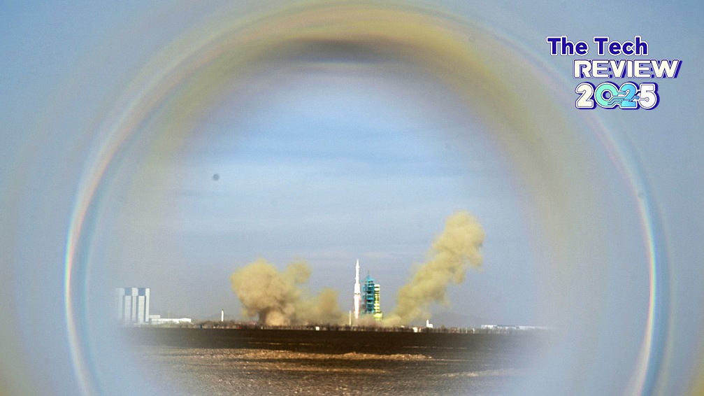 A Long March-2F Y22 rocket, carrying the uncrewed Shenzhou-22 spacecraft, lifts off from the Jiuquan Satellite Launch Center in northwest China, November 25, 2025. /VCG
