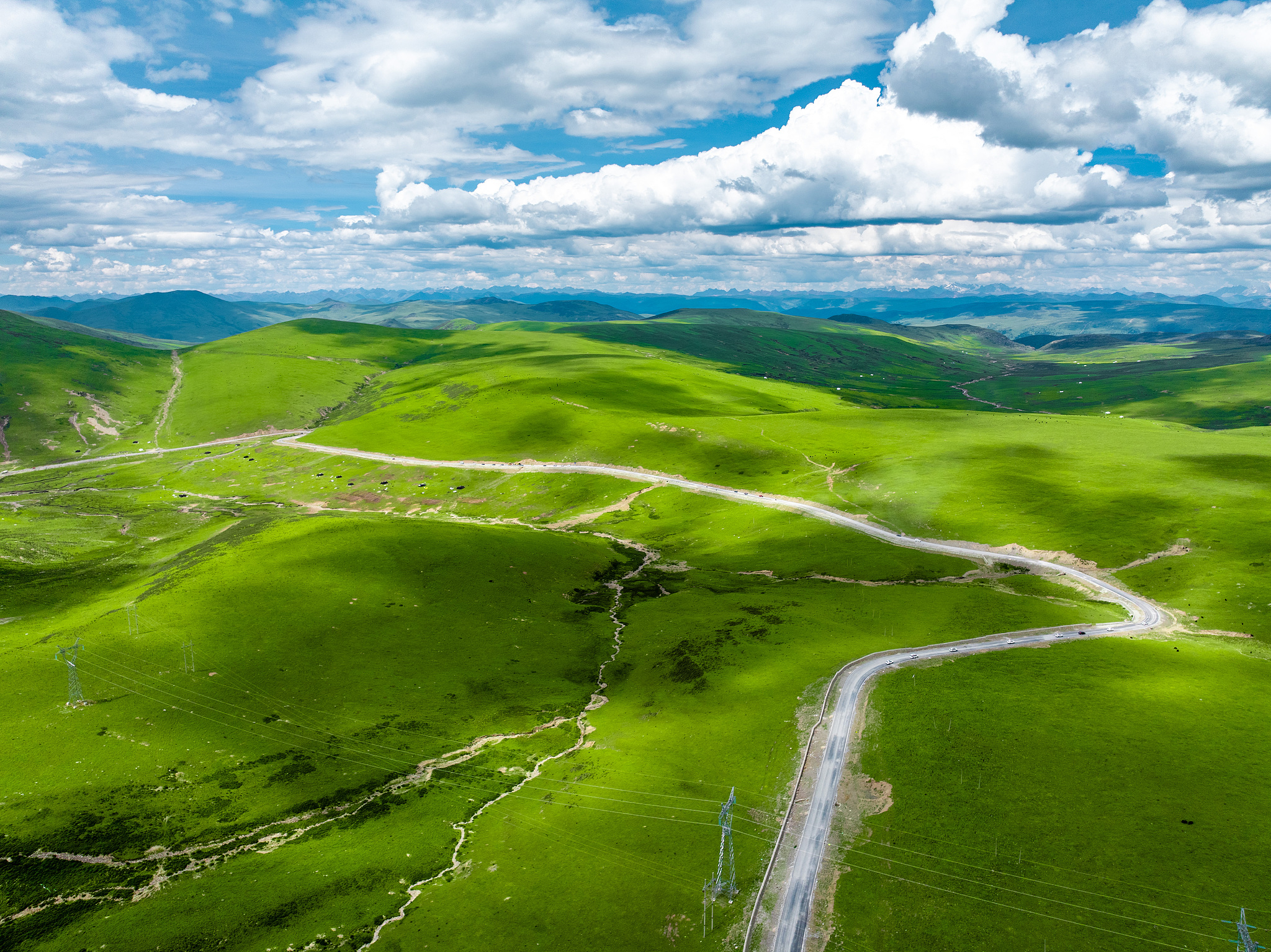 Grasslands in Ganzi Zang Autonomous Prefecture, Sichuan Province, southwest China, August 5, 2025. /VCG