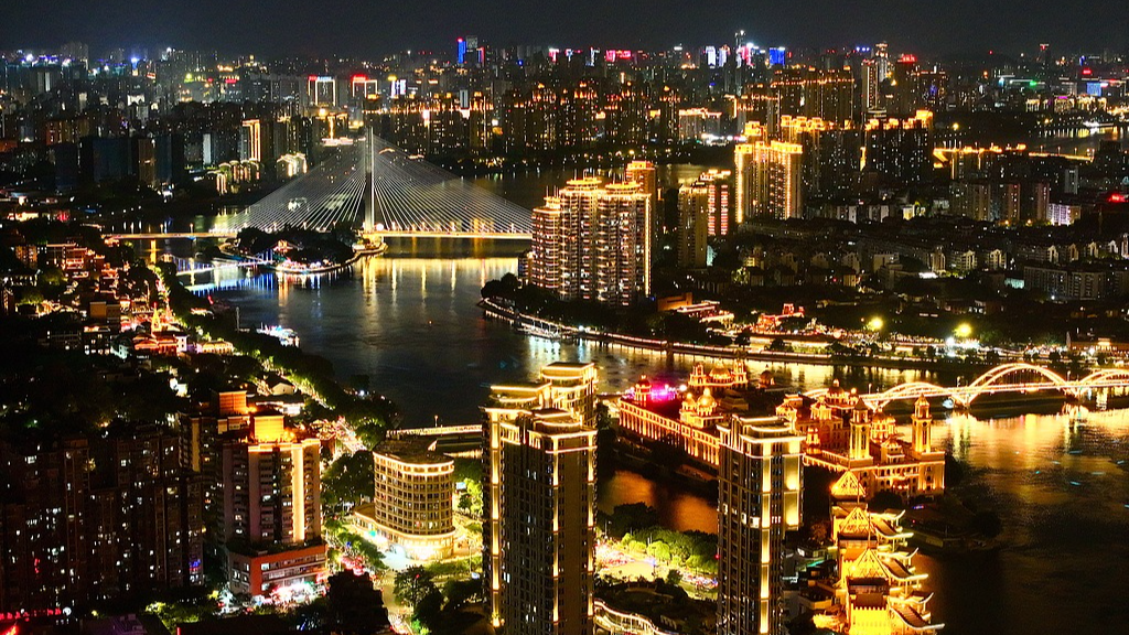 Live: Night view of Fuzhou – the city of banyan trees in Fujian Province