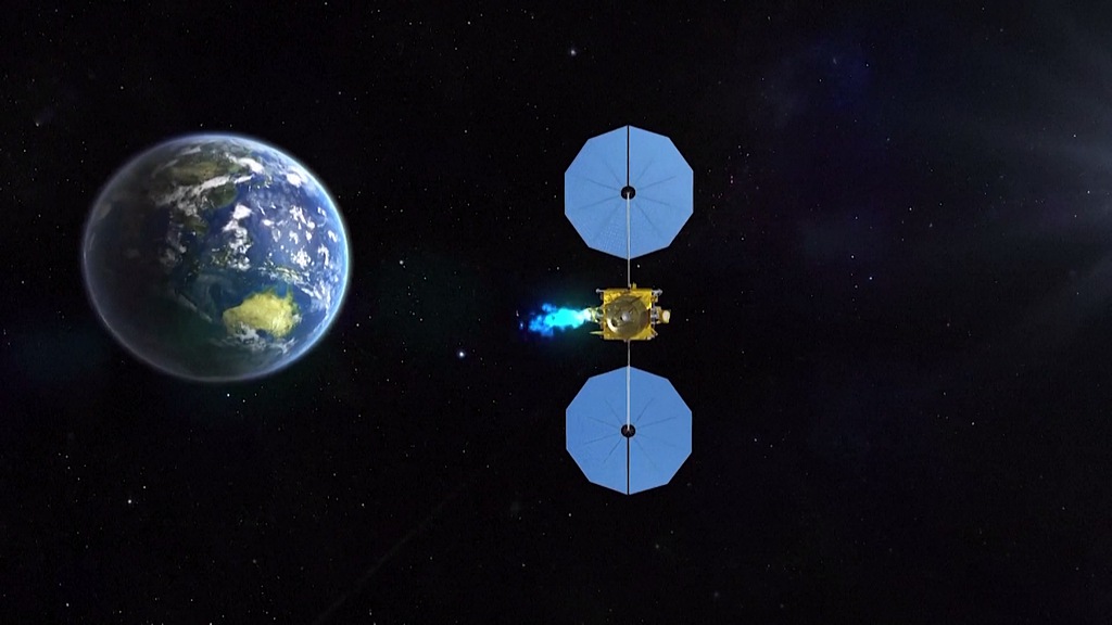 Digital simulation of China's Tianwen-2 probe capturing photo of the Earth. /VCG