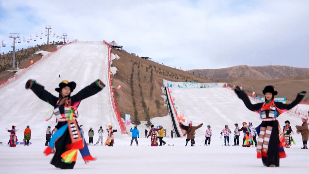 Snow sports and Tibetan culture lure visitors to Gansu