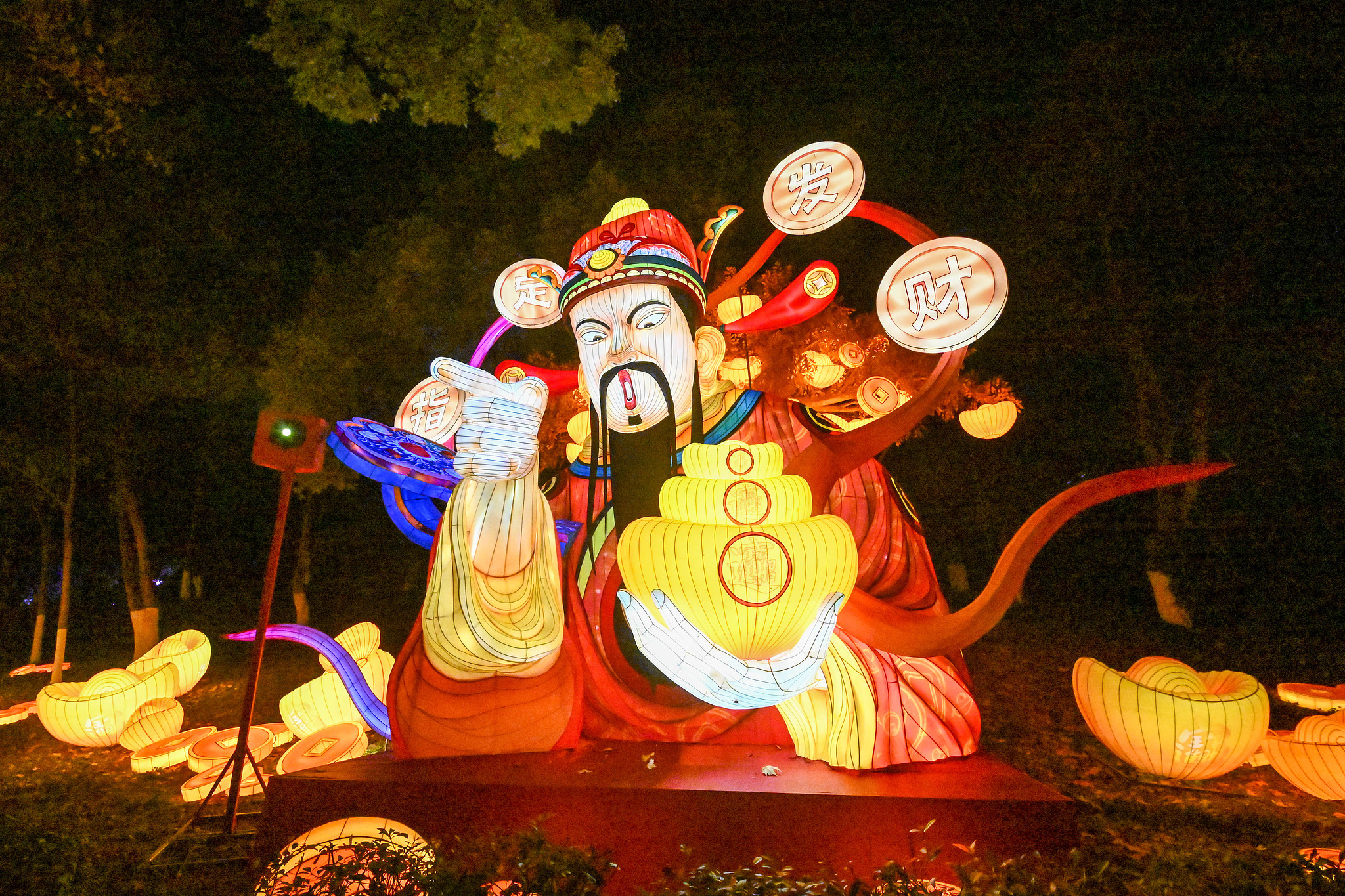 A view of the lantern art exhibition zone is seen at Bailuzhou Park in Nanjing, east China's Jiangsu Province, on December 26, 2025. /VCG