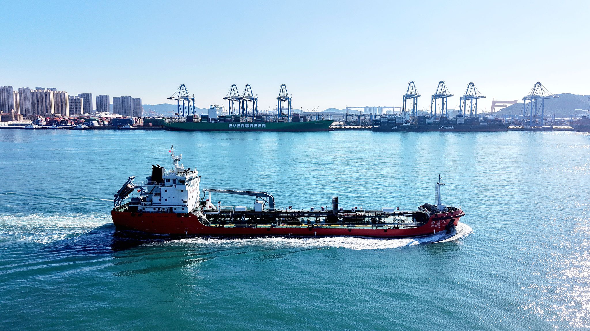 China adopts revised Foreign Trade Law