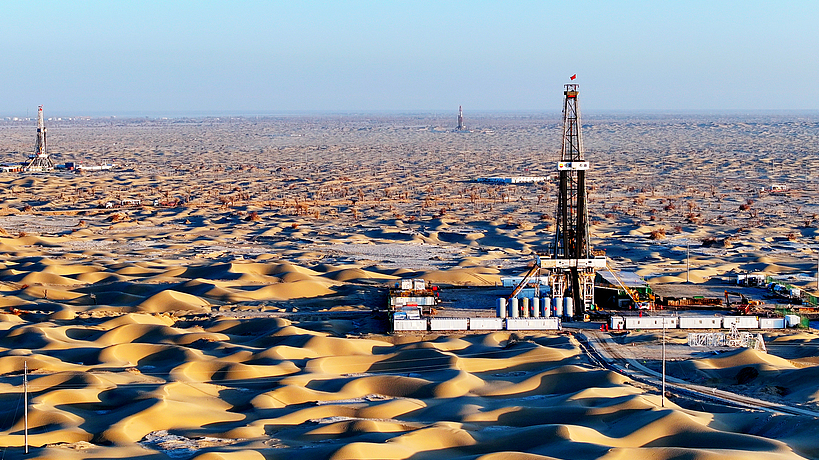 A view of the Tarim Oilfield in Xinjiang, China./ VCG