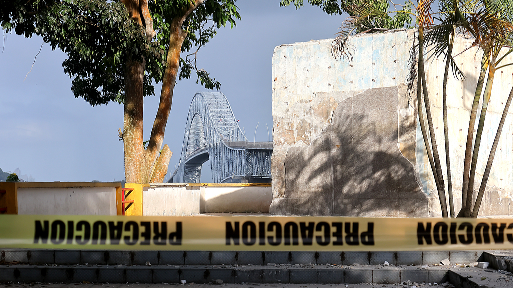 Police tape surrounds the area where the Panamanian Chinese Monument was located in Panama City, Panama, December 28, 2025. /VCG