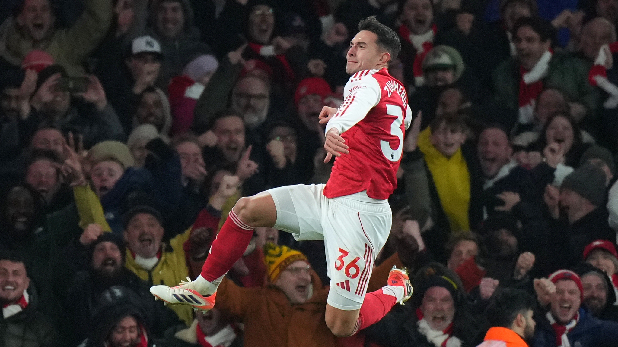 4-1 statement win over Aston Villa keeps Arsenal top of Premier League