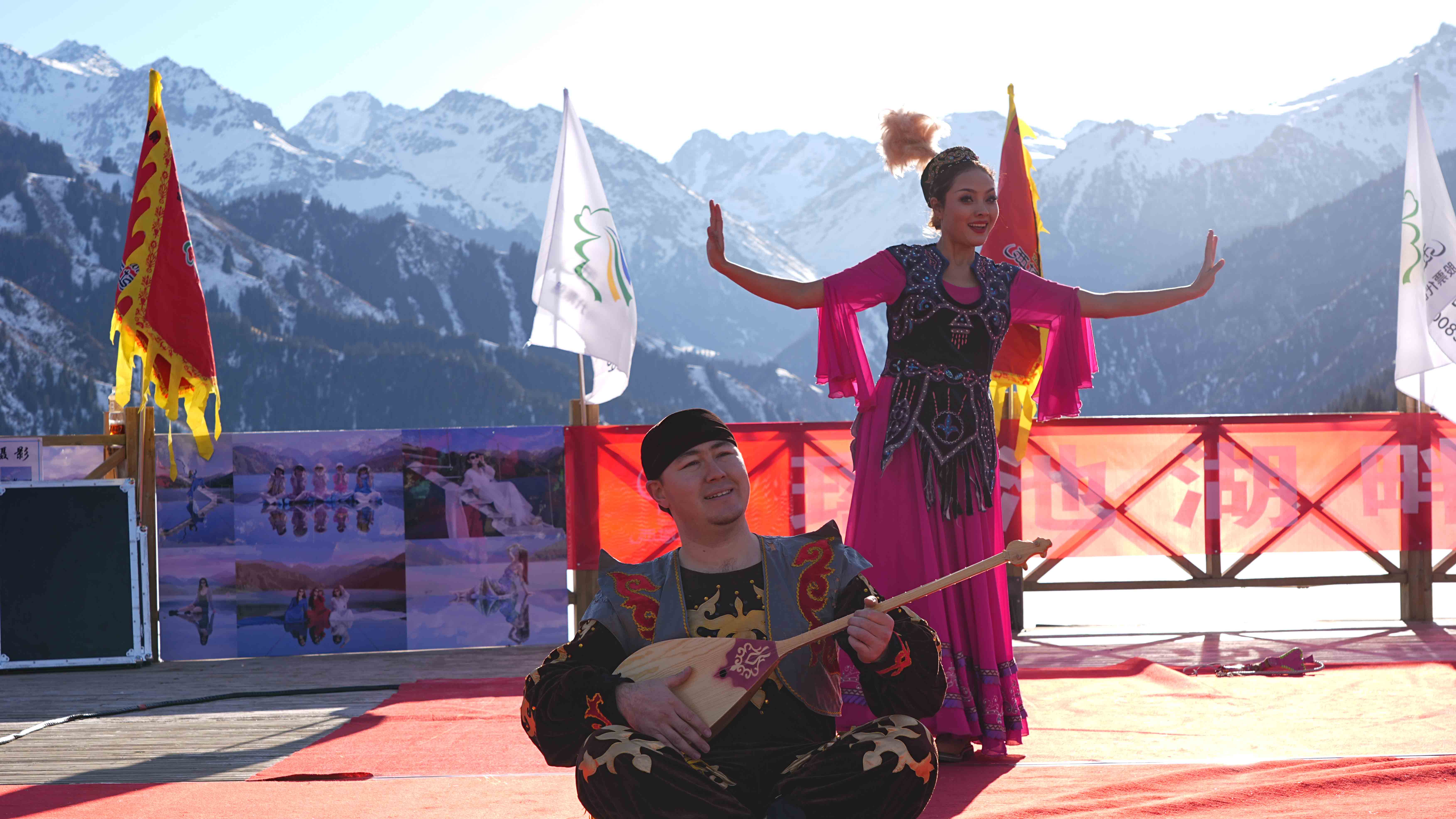 Tianchi Lake welcomes 2026 with cultural splendor‌