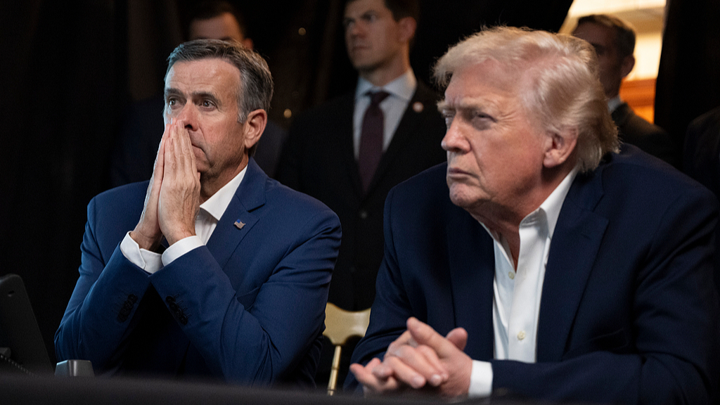 U.S. President Donald Trump monitors the U.S. military operation in Venezuela, with CIA Director John Ratcliffe left, at Mar-a-Lago in Palm Beach, Florida, the United States, January 3, 2026. /VCG