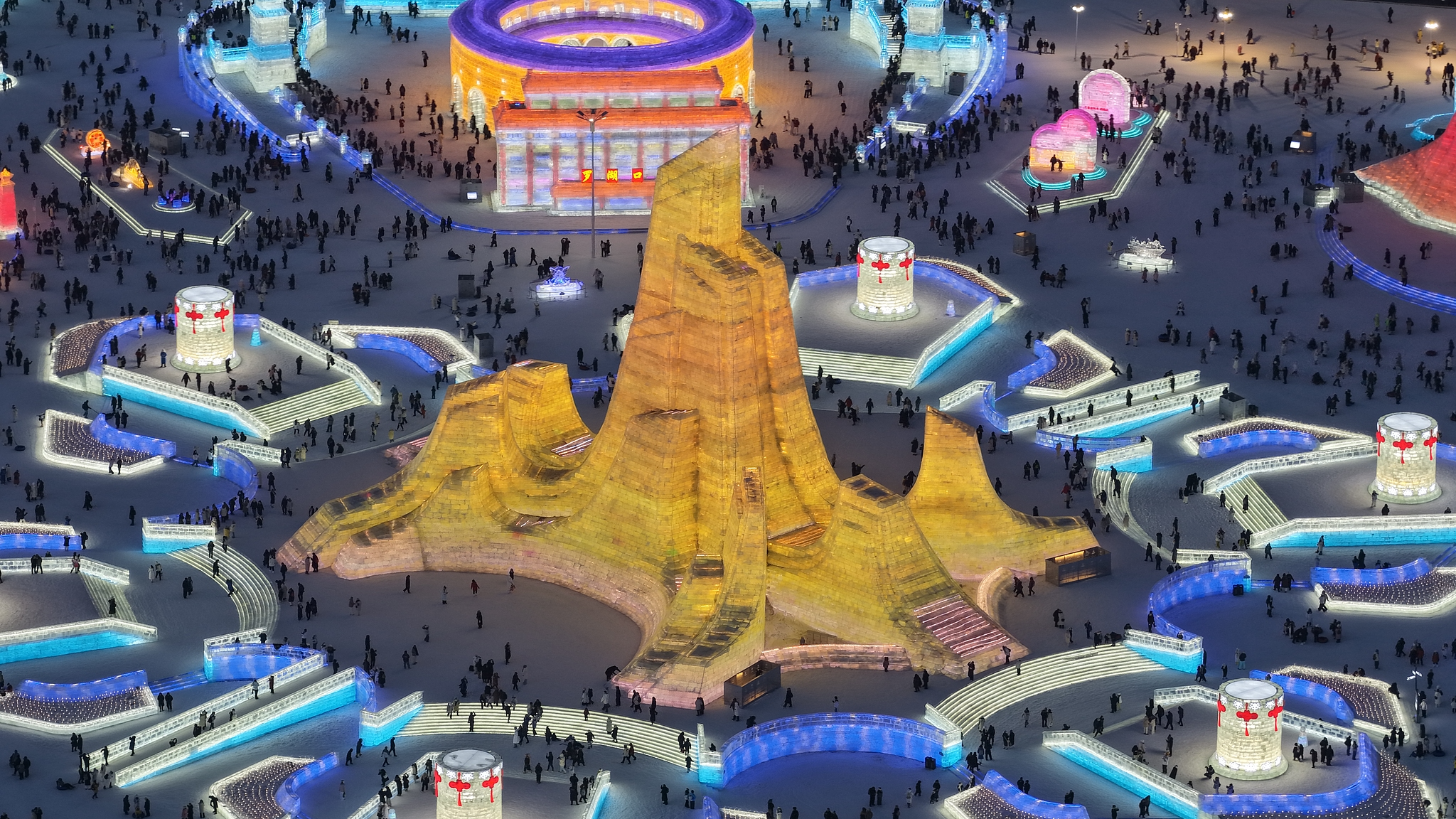 China's New Year holiday consumption market posts strong numbers