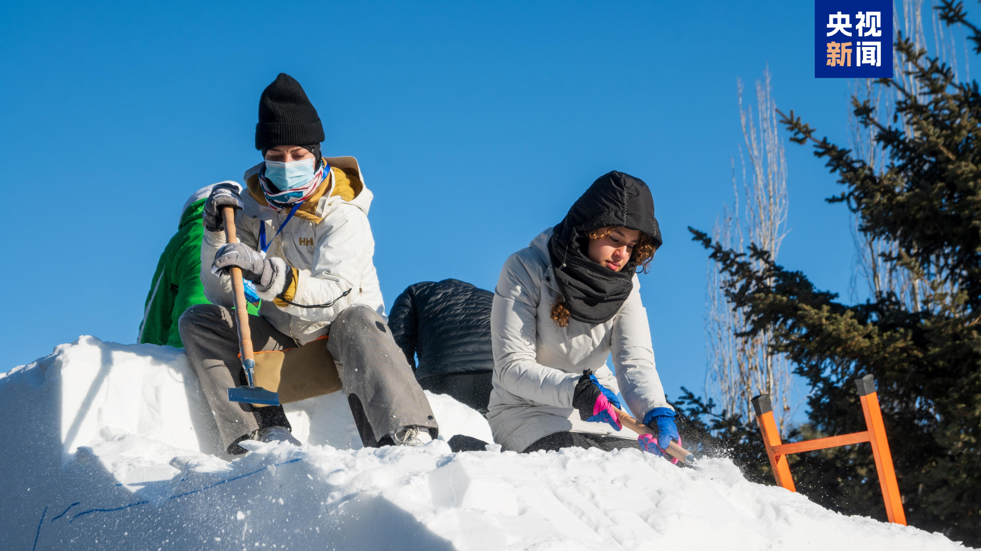 University students gather in Harbin for annual snow sculpture contest