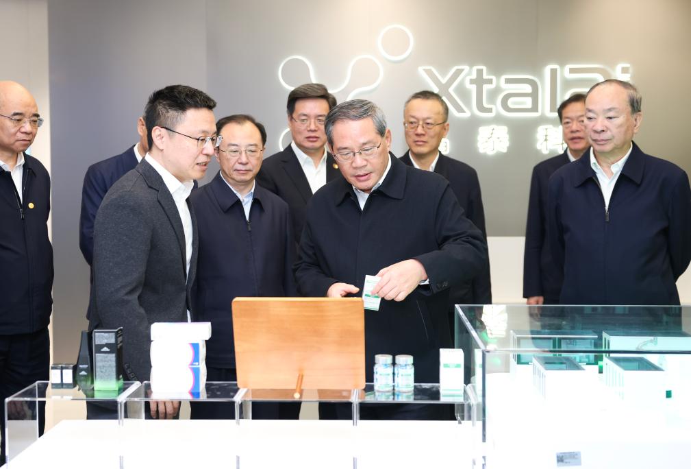 Chinese Premier Li Qiang inspects Shenzhen-Hong Kong sci-tech innovation cooperation zone in Shenzhen, Guangdong Province, south China, January 4, 2026. /Xinhua