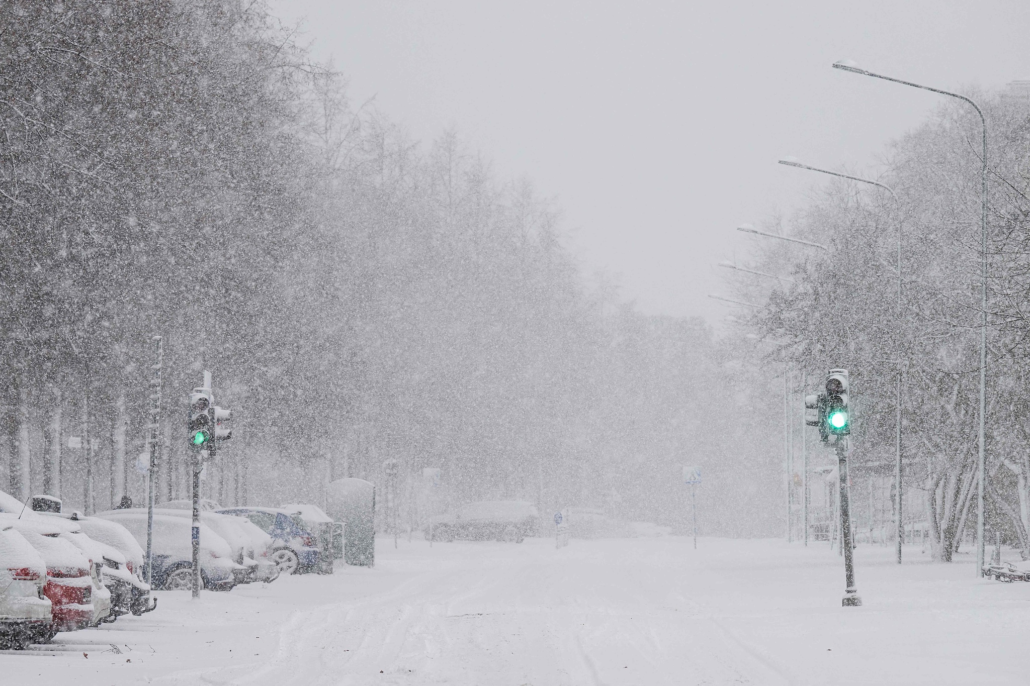 Heavy snow falls as storm Anna hits Stockholm County in Sundbyberg, Sweden January 1, 2026. VCG