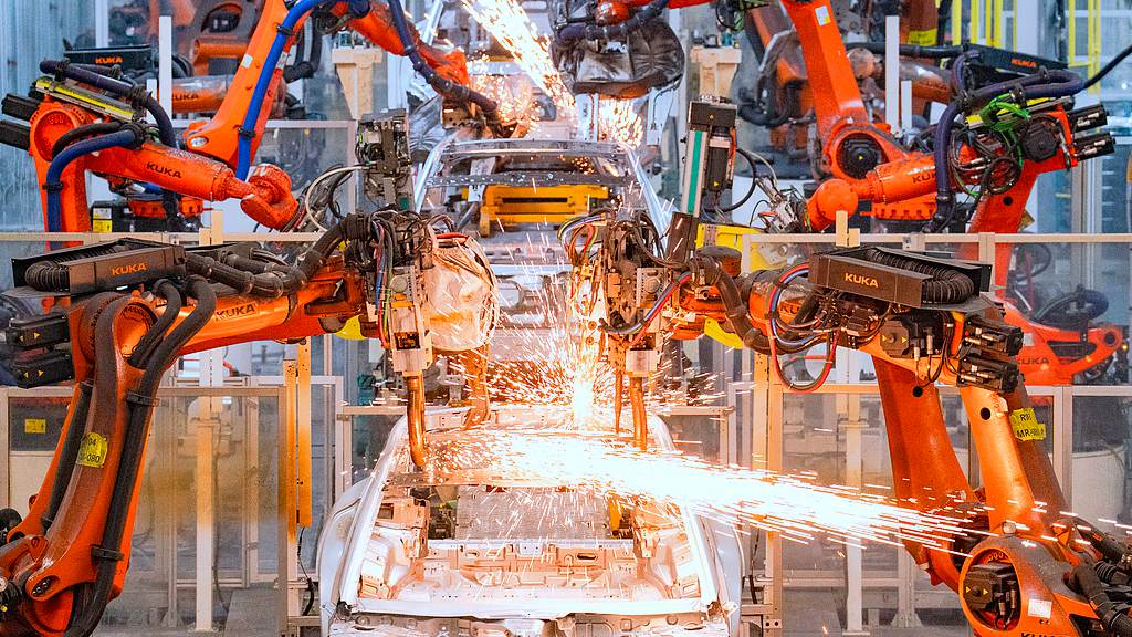 China aims for secure, reliable supply of AI core tech by 2027