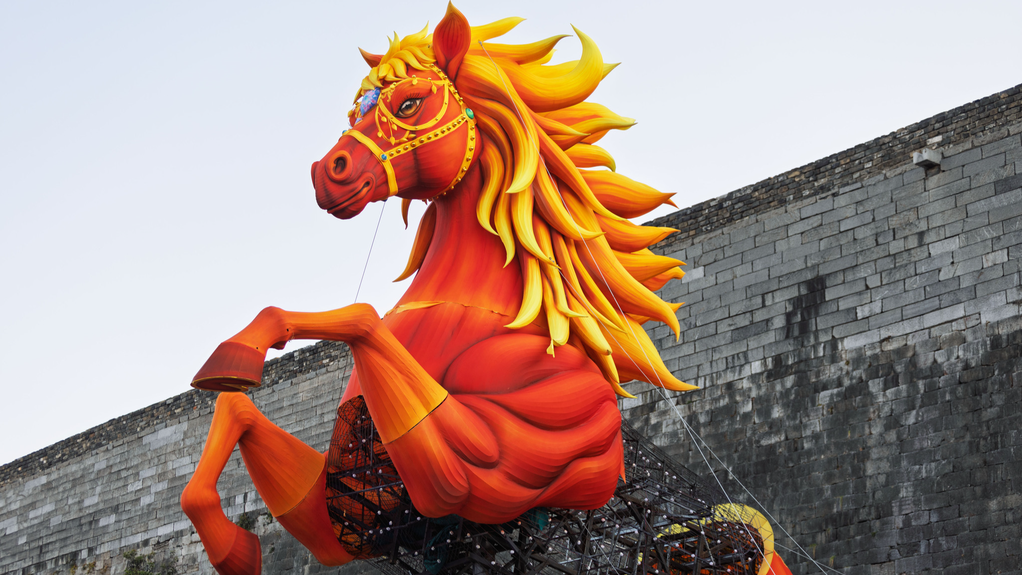 Giant horse-shaped lantern to light up Nanjing's iconic lantern fair
