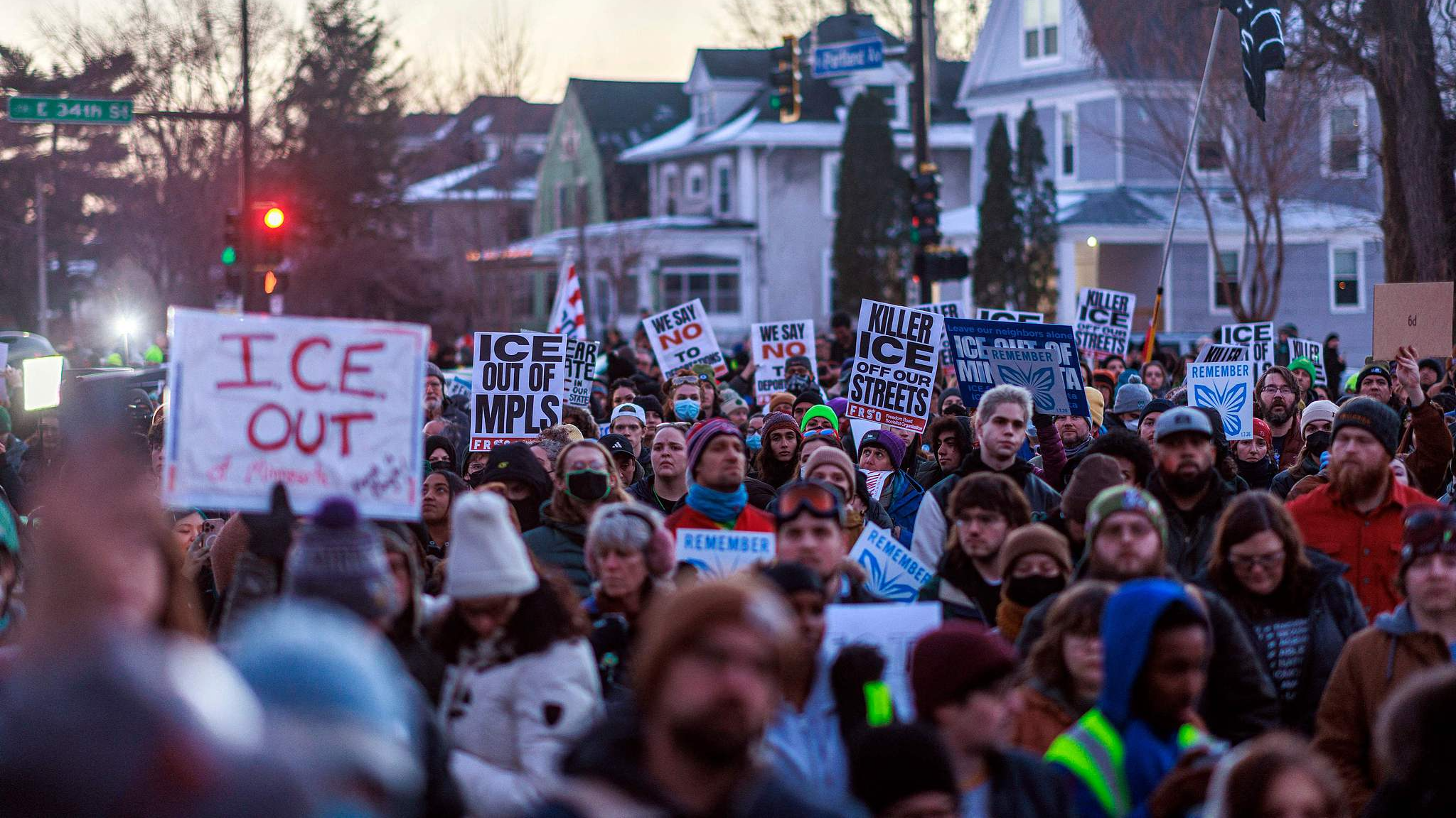 People demonstrate against ICE during a vigil honoring a woman who was shot and killed by an immigration officer earlier in the day in Minneapolis, Minnesota, January 7, 2026. /VCG