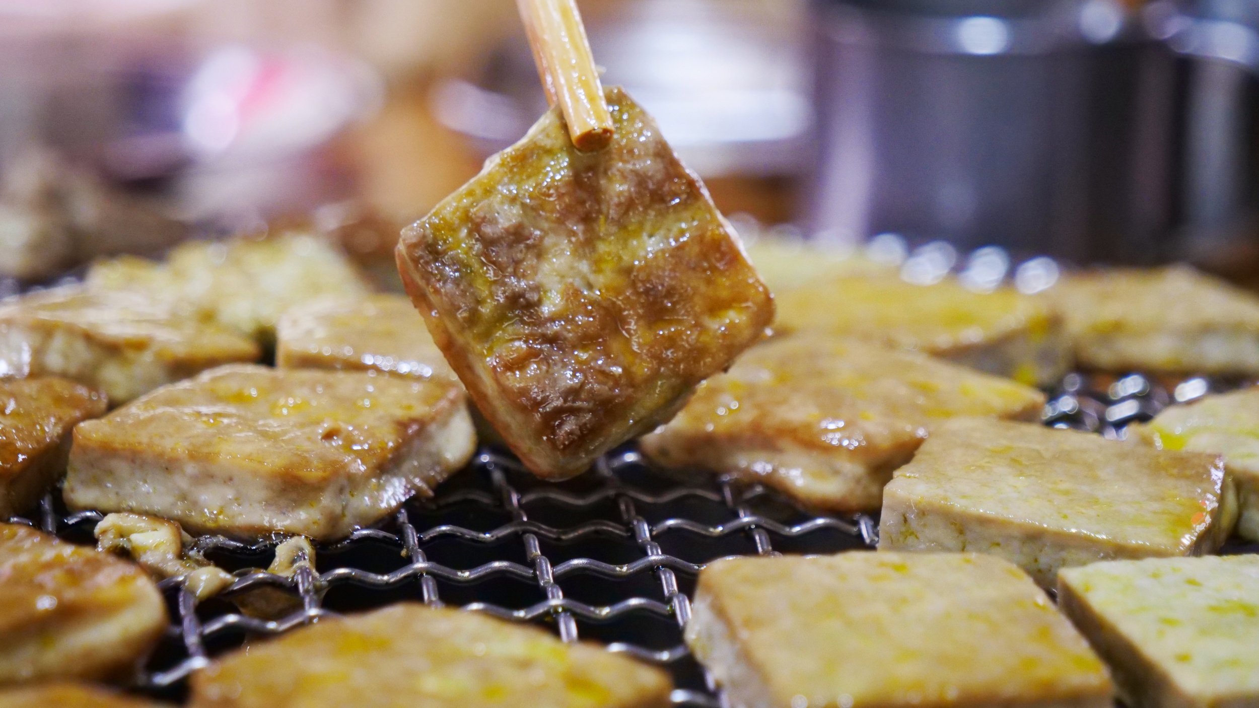 Matcha tofu is seen in Ban'naogou, Zhaibao Village in Taiping Town, southwest China's Guizhou Province on January 5, 2026. /Tongren Media Convergence Center