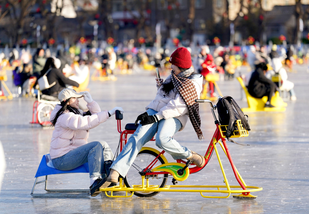 Shichahai Ice Rink opens in Beijing on January 10, 2026. /VCG