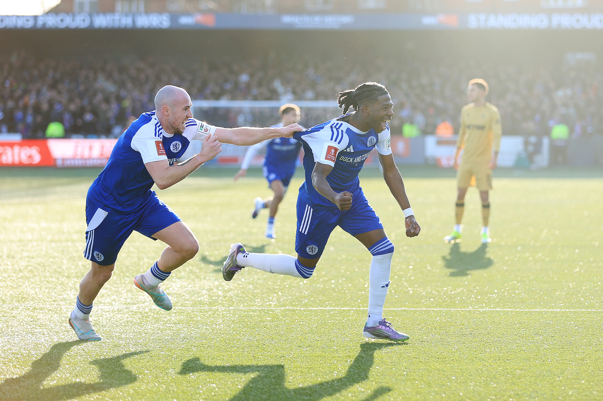 Players of Macclesfield celebrate after scoring a goal in the FA Cup third-round match against Crystal Palace in Macclesfield, England, January 10, 2026. /VCG
