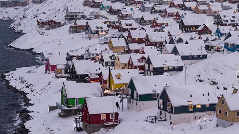 A view of traditional Greenlandic houses in near-dark conditions in Nuuk, Greenland, an autonomous territory of Denmark, January 12, 2026. /VCG