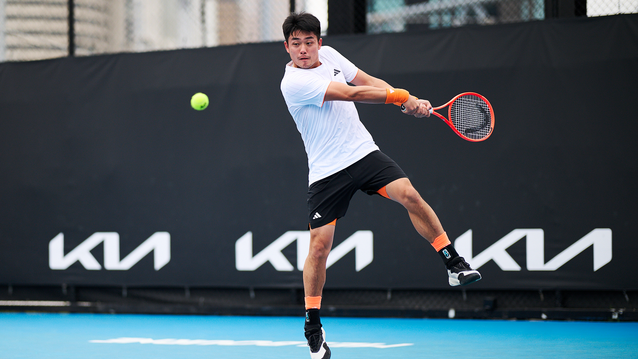 Four Chinese players begin Australian Open qualifiers with victories