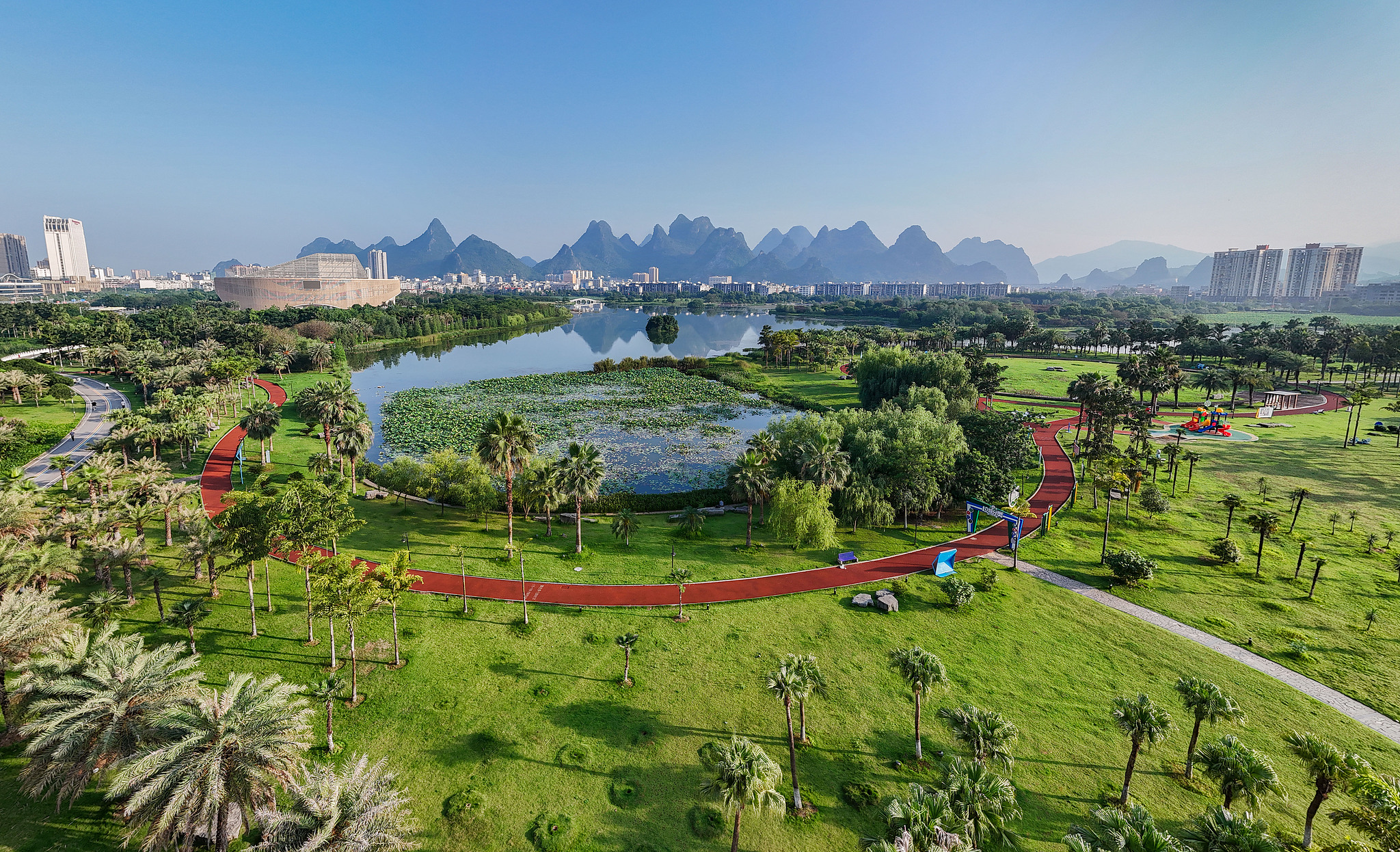 Ailian Lake Park in Hezhou, Guangxi Zhuang Autonomous Region. /VCG