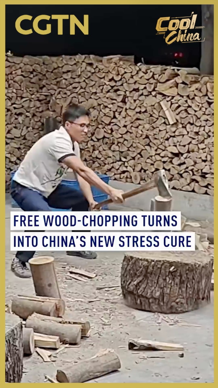 Free wood-chopping turns into China's new stress cure