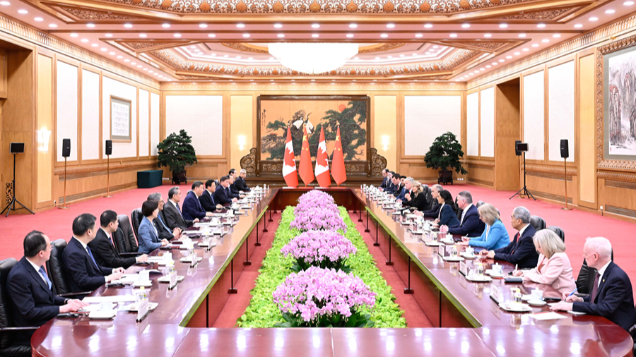 Chinese President Xi Jinping meets with Canadian Prime Minister Mark Carney in Beijing, the capital of China, January 16, 2026. /Xinhua