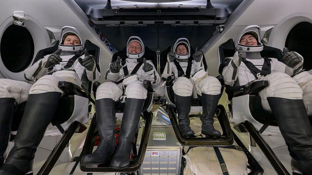 Roscosmos cosmonaut Oleg Platonov (L), NASA astronauts Mike Fincke, Zena Cardman, and Japanese astronaut Kimiya Yui inside the SpaceX Dragon Endeavour spacecraft onboard the SpaceX recovery ship shortly after having landed in the Pacific Ocean off the coast of Long Beach, California, the U.S., January 15, 2026. /VCG