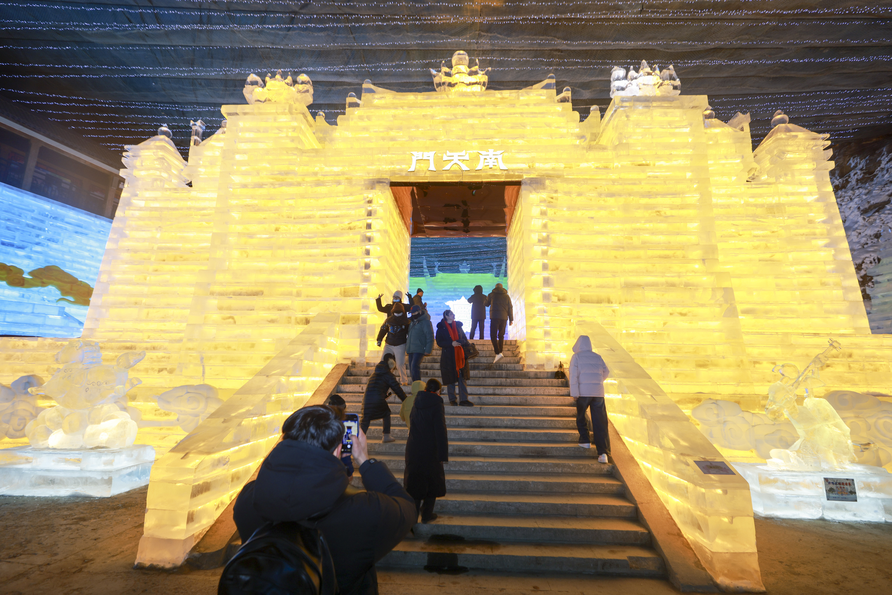 An ice sculpture depicting the 